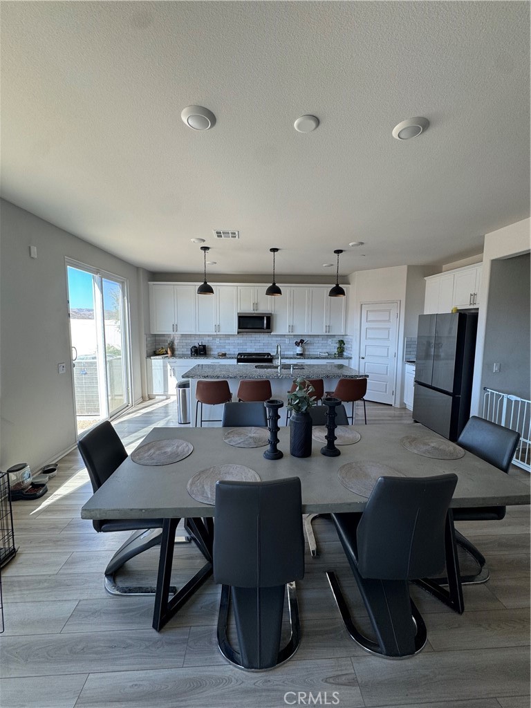 19553 Hanging Rock Road Lake Elsinore, CA 92532 - Photo 5 of 18