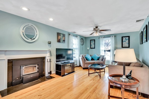 86 Kendrick Road Wakefield, MA 01880 - Photo 6 of 15 Gallery Image 6