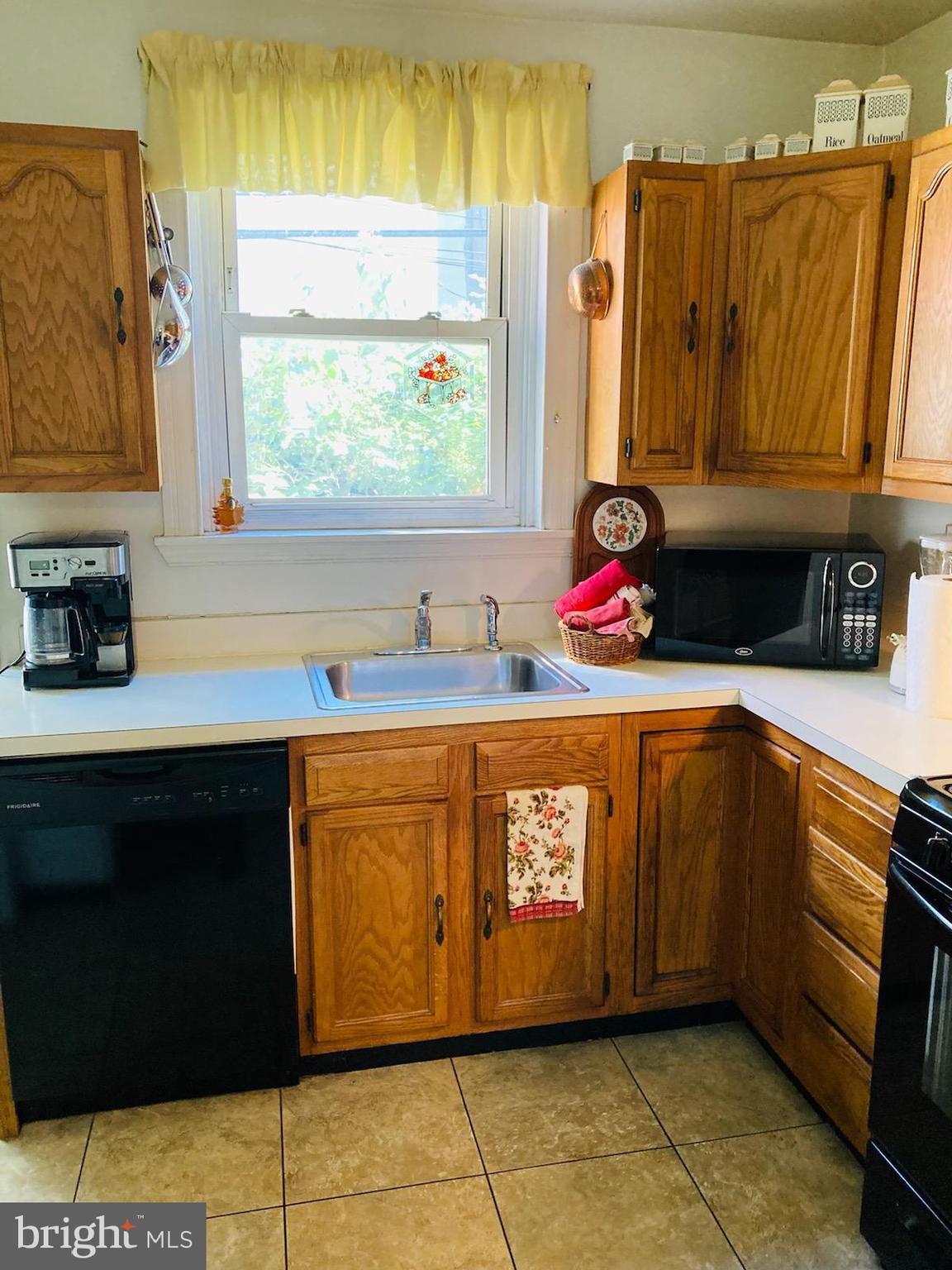 116 McClellan Street Philadelphia, PA 19148 - Photo 10 of 17 Kitchen
