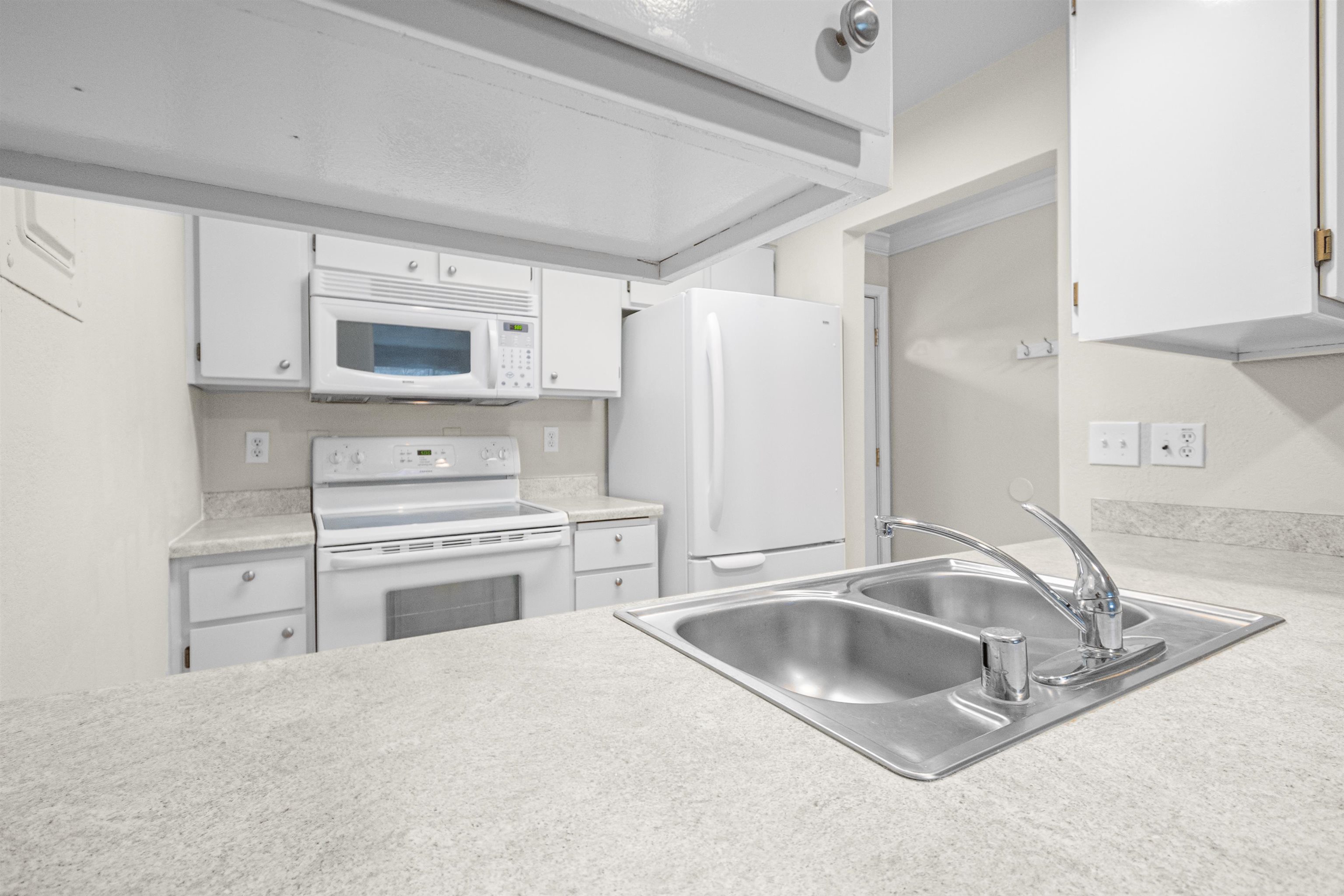 222 North Hutchinson Road, Unit 203 Spokane, WA 99212 - Photo 3 of 15