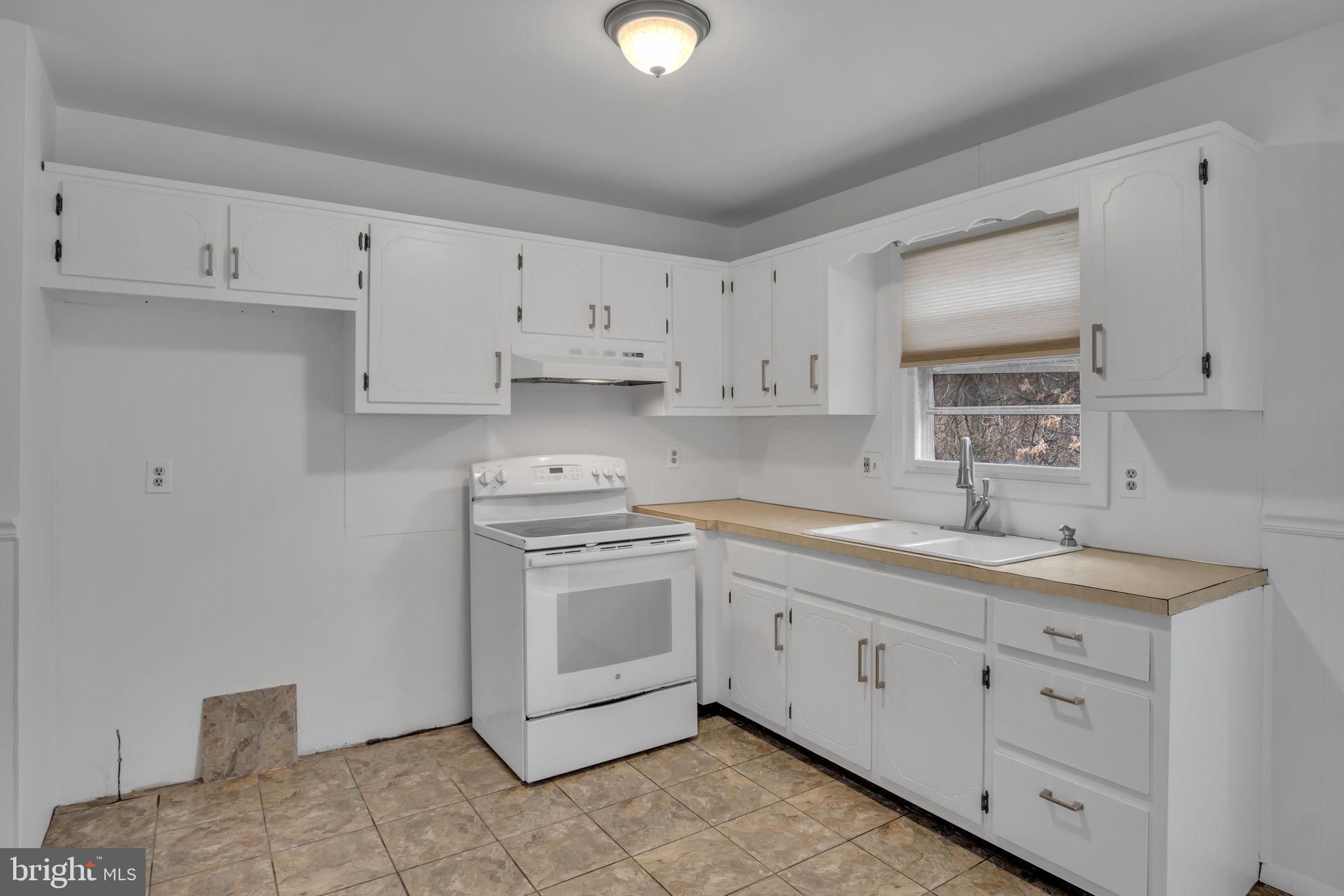 1375 Roundtop Road Lewisberry, PA 17339 - Photo 7 of 34