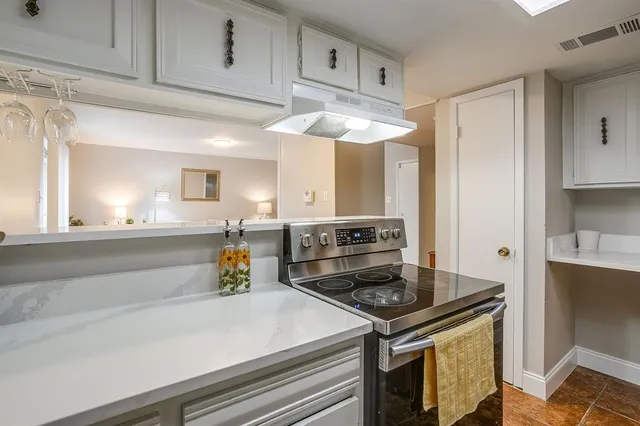 $2,100 | 5809 Harvest Hill Road, Unit 2055, Dallas, TX 75230