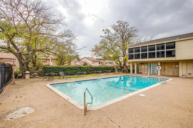 $2,100 | 5809 Harvest Hill Road, Unit 2055, Dallas, TX 75230