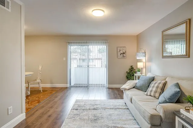 $2,100 | 5809 Harvest Hill Road, Unit 2055, Dallas, TX 75230