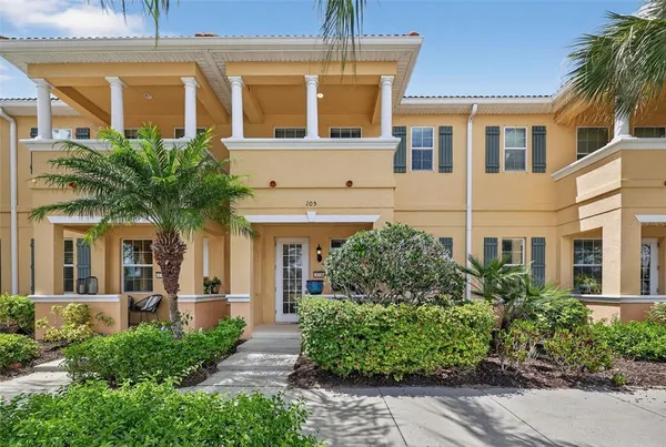 $2,200 | 3736 82nd Ave Circle East, Unit 105, Sarasota, FL 34243