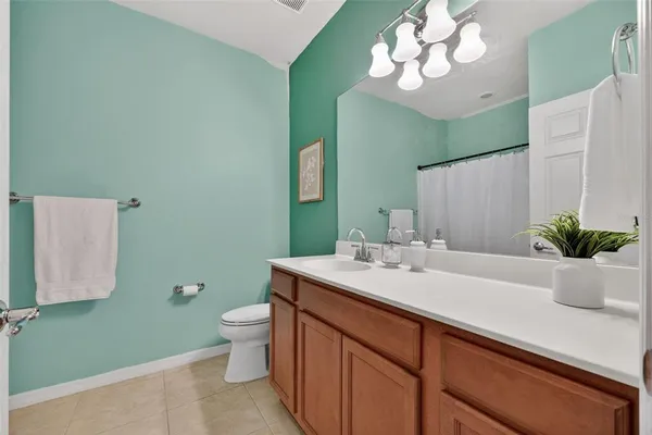 $2,200 | 3736 82nd Ave Circle East, Unit 105, Sarasota, FL 34243