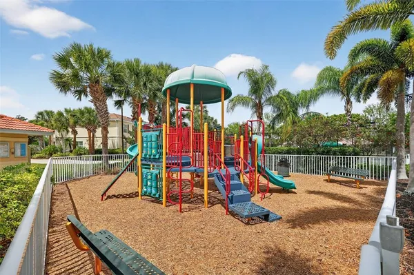 $2,200 | 3736 82nd Ave Circle East, Unit 105, Sarasota, FL 34243