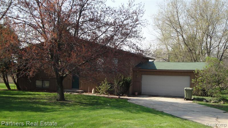 5495 Layton Road Fowlerville, MI 48836 - Photo 3 of 19 Front View 1