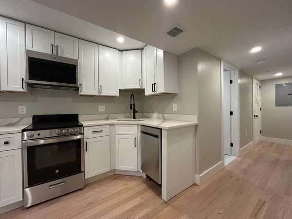 $2,600 | 37 Delle Avenue, Unit 1, Boston, MA 02120