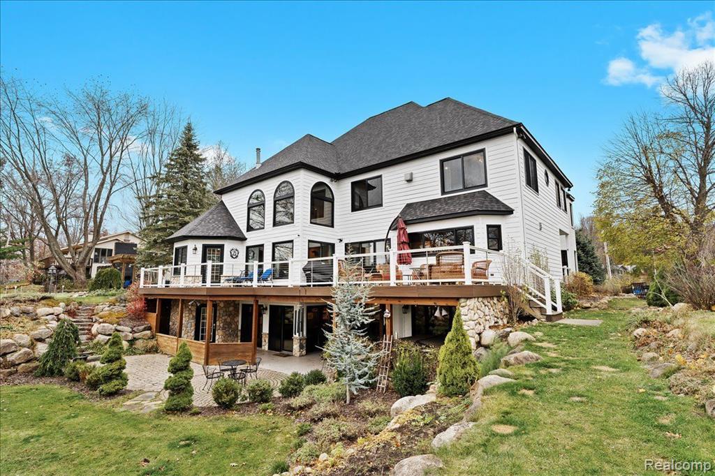 11297 East Royal Road Canadian Lakes, MI 49346 - Photo 4 of 77