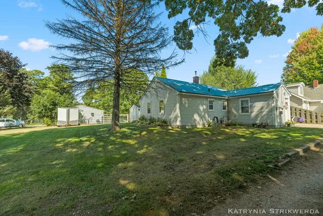 $225,000 | 14758 152nd Avenue, Grand Haven, MI 49417