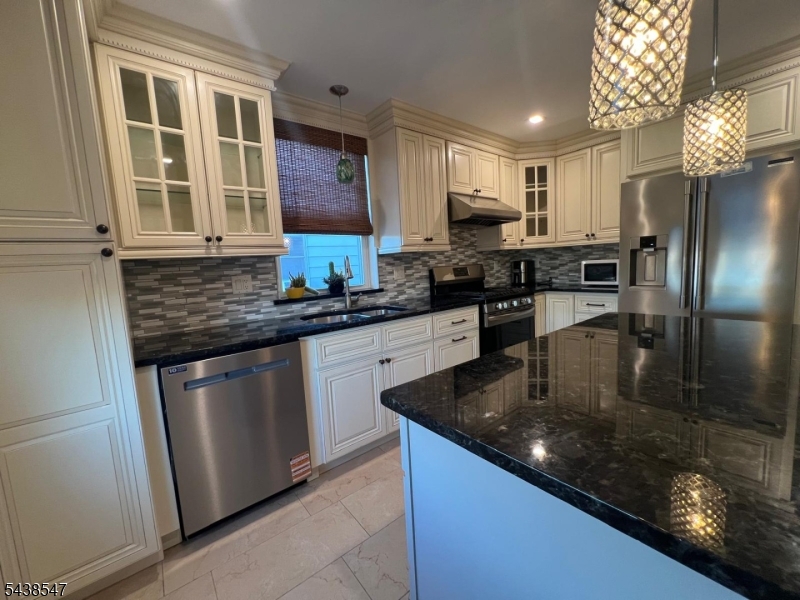 736 Pennington Street Elizabeth, NJ 07202 - Photo 13 of 31