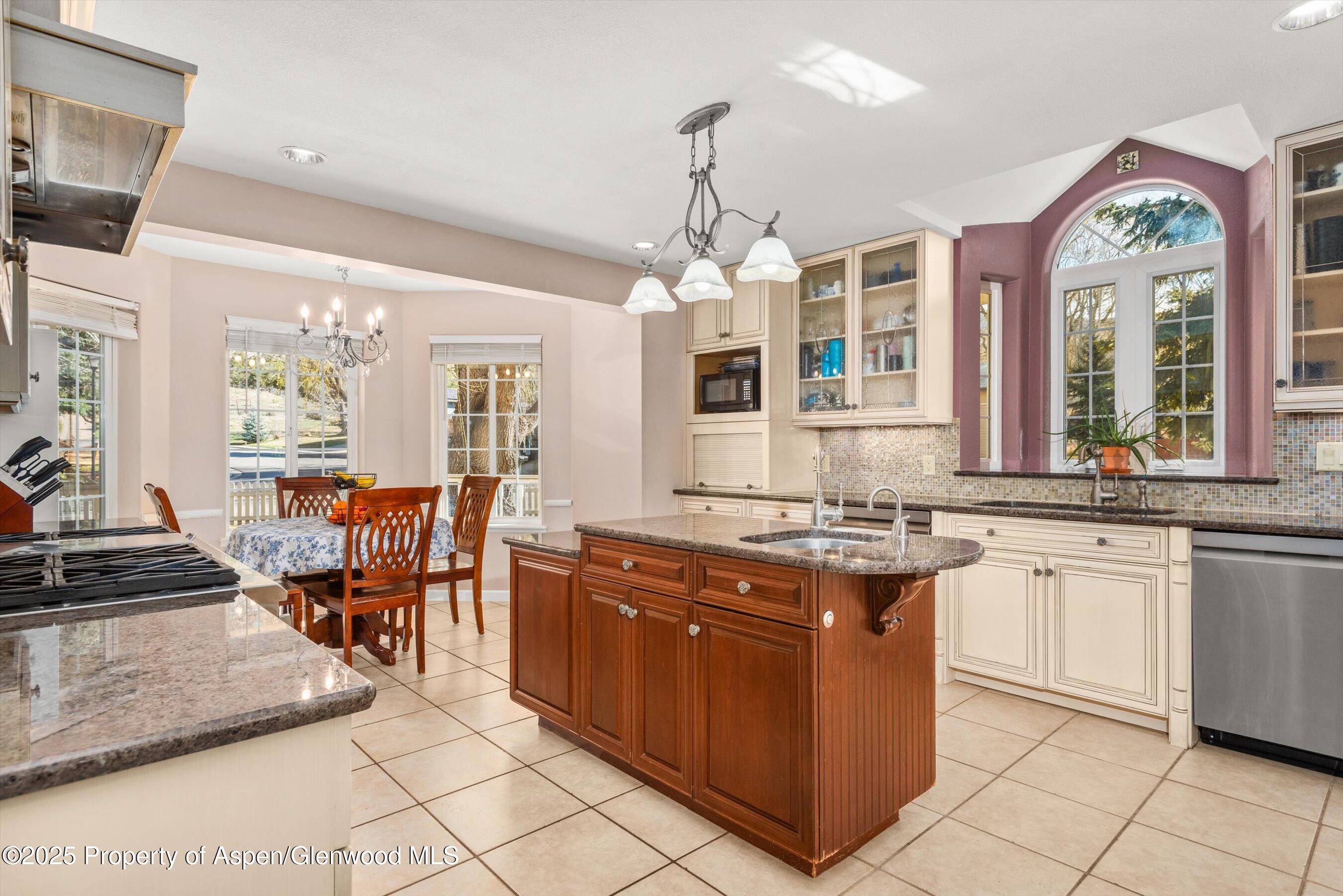 203 Deer Run Carbondale, CO 81623 - Photo 14 of 50 31-203DeerRun_2503270031