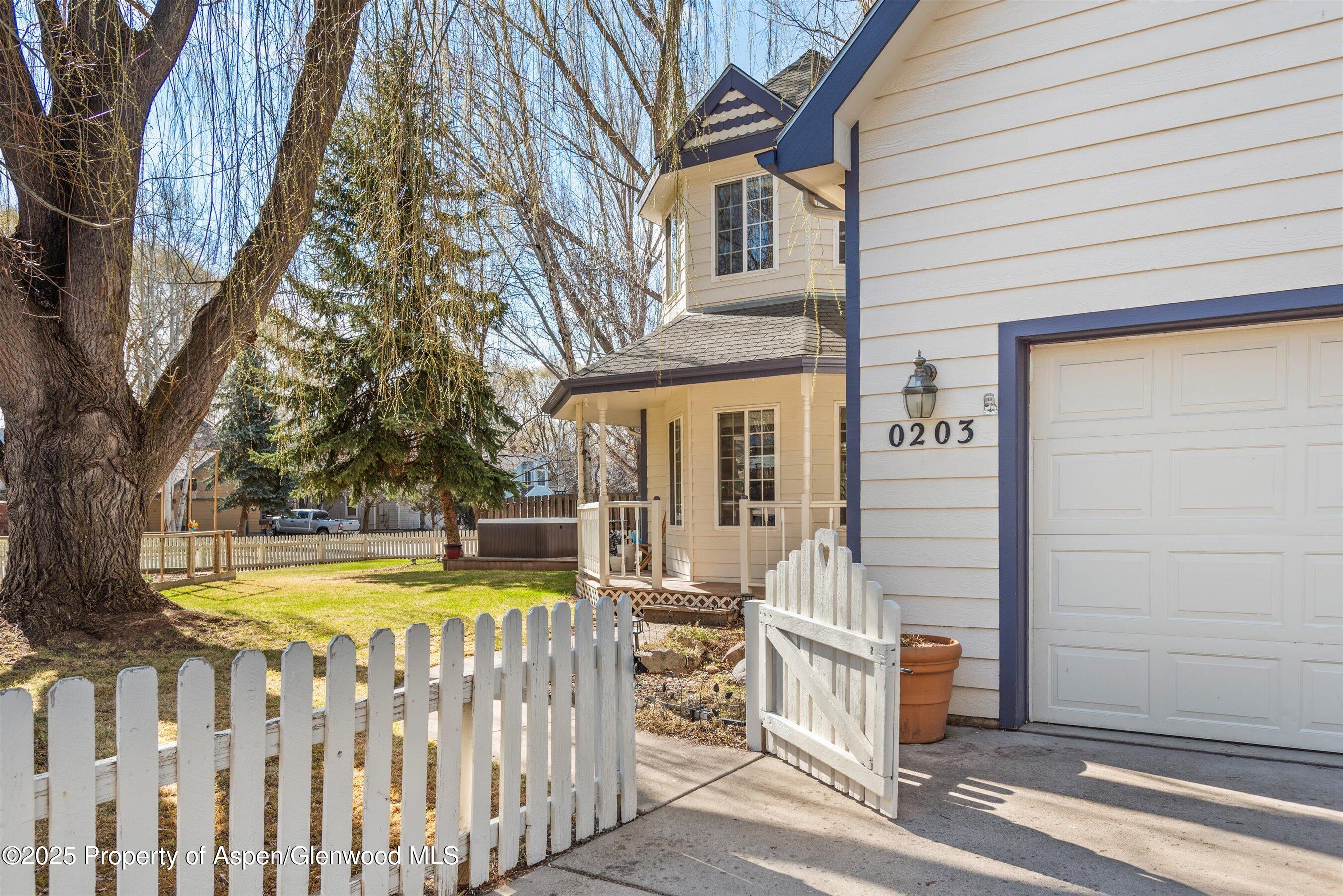 203 Deer Run Carbondale, CO 81623 - Photo 6 of 50 08-203DeerRun_2503270008