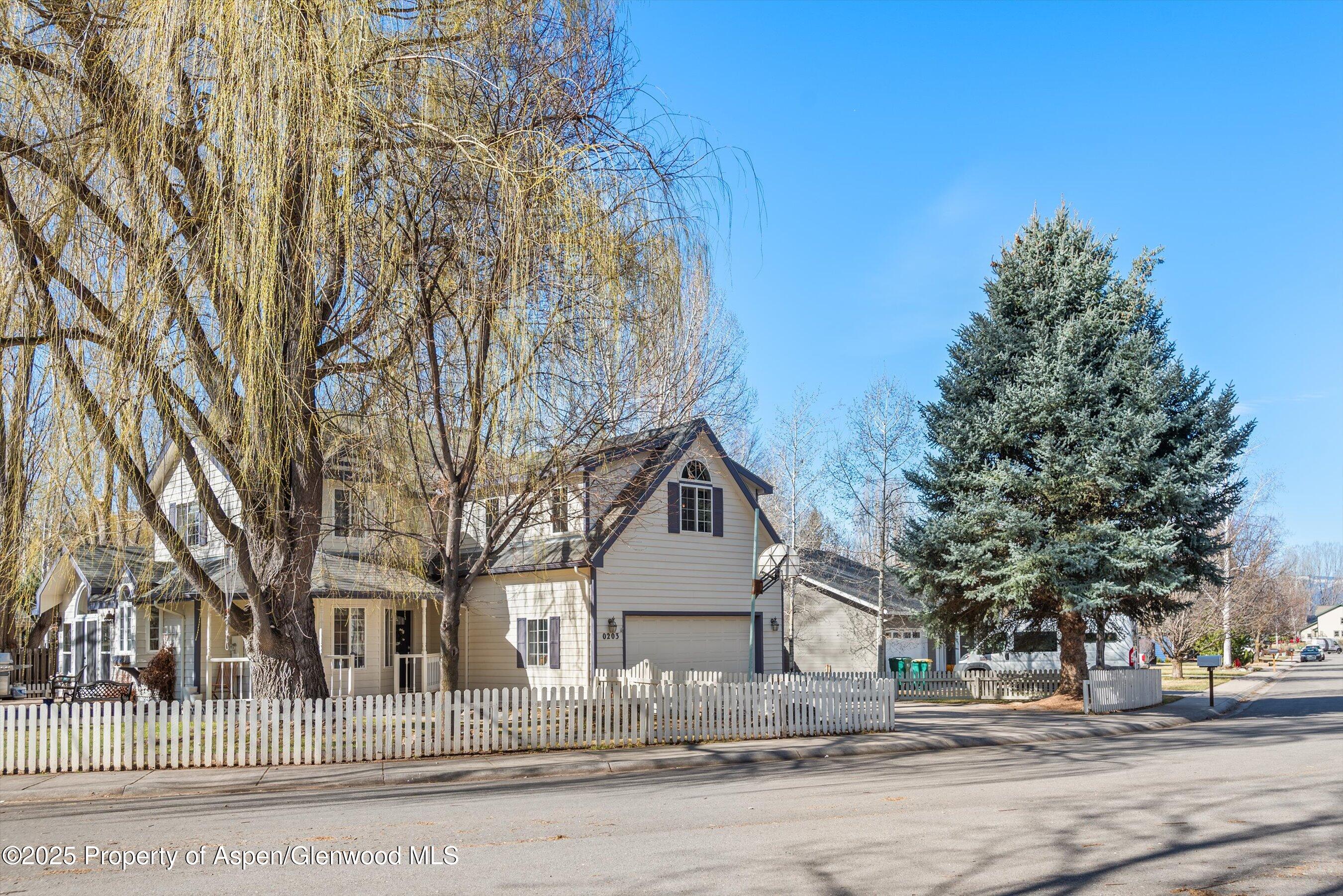 203 Deer Run Carbondale, CO 81623 - Photo 8 of 50 11-203DeerRun_2503270011
