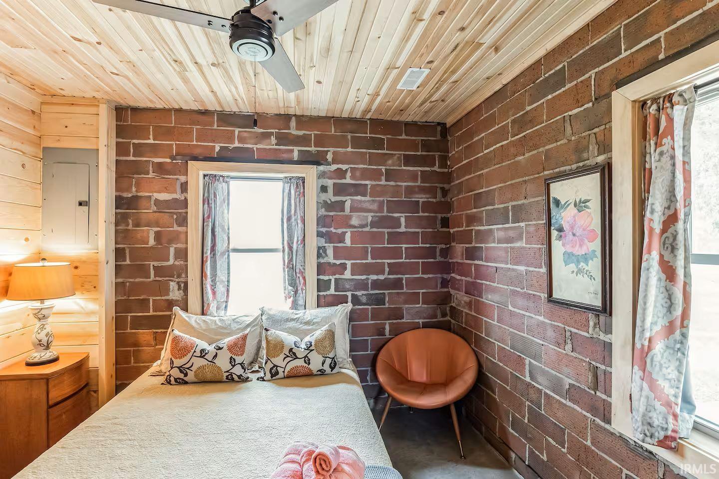 2442 Lingenfelter Road Loogootee, IN 47553 - Photo 9 of 19