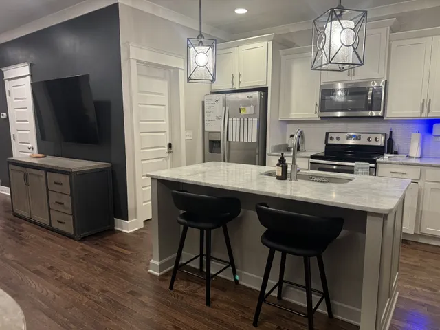 $2,800 | 1209 Davidson Street, Nashville, TN 37206