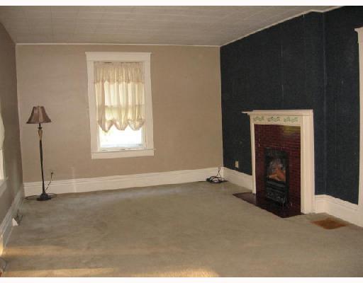 3821 Evergreen Road Pulaski, PA 16143 - Photo 7 of 8 Living Room.