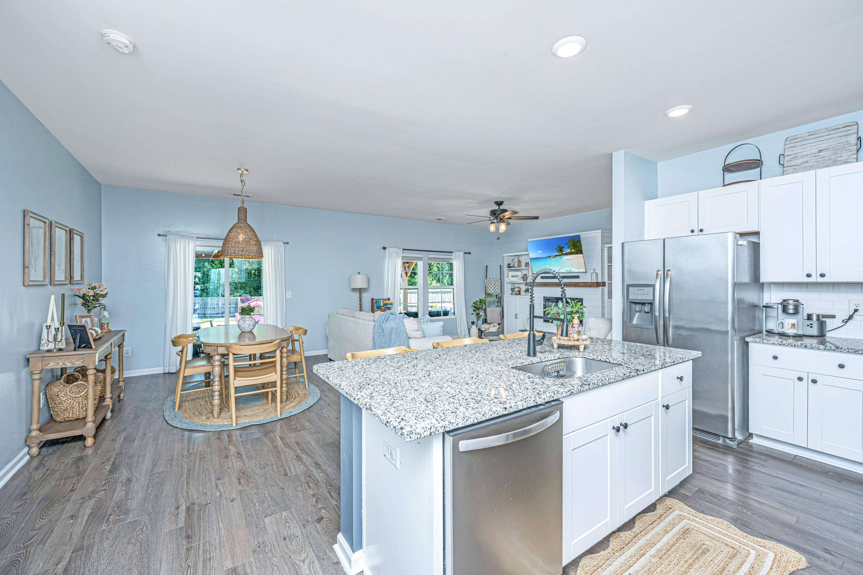 437 Spanish Wells Road Summerville, SC 29486 - Photo 7 of 21