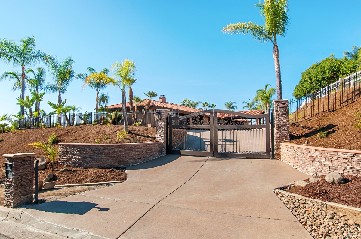 10844 Quail Canyon Road El Cajon, CA 92021 - Photo 1 of 25 Gallery Image 1