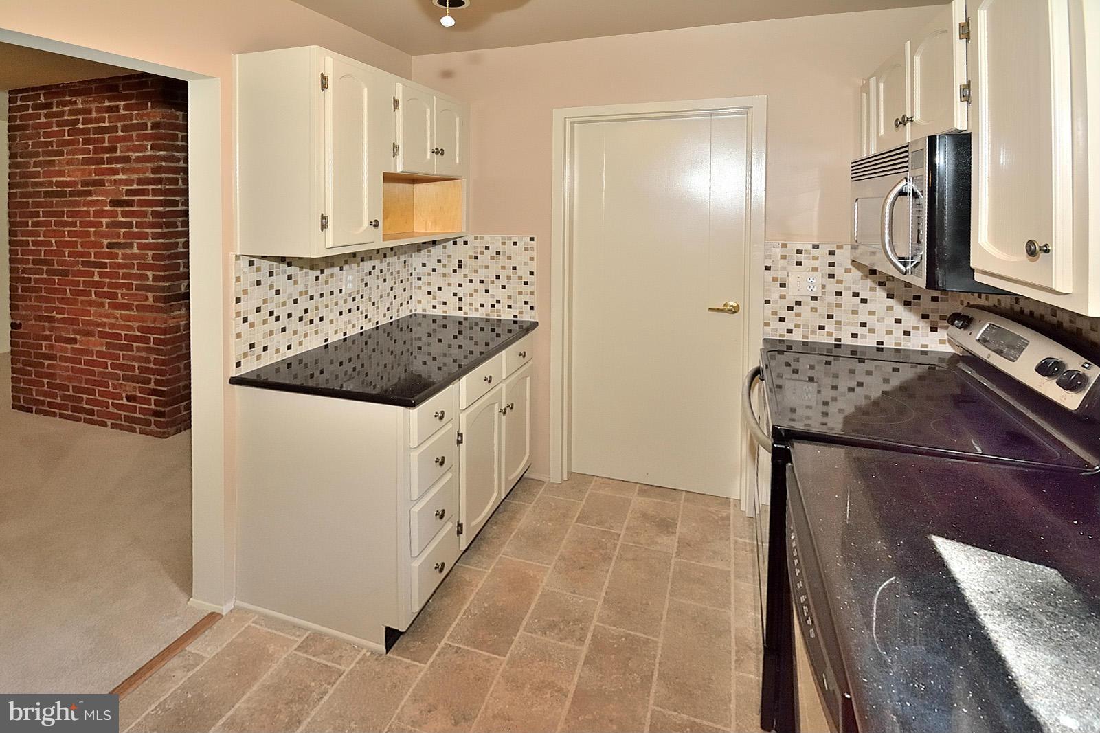 7315 Monticello Boulevard Springfield, VA 22150 - Photo 16 of 25 Kitchen