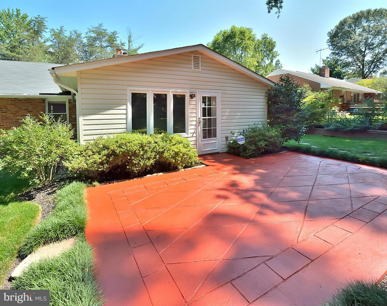 7315 Monticello Boulevard Springfield, VA 22150 - Photo 23 of 25 Exterior (Rear)