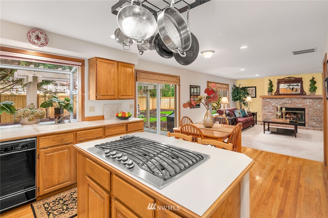 14914 163rd Court Southeast Renton, WA 98059 - Photo 8 of 24 Gallery Image 8