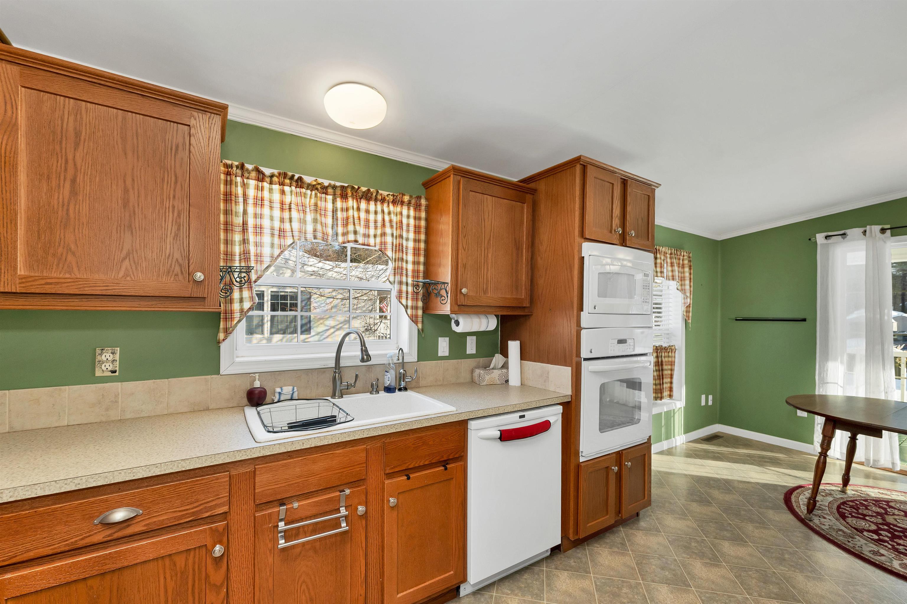 71 Caddy Drive Salem, NH 03079 - Photo 18 of 44