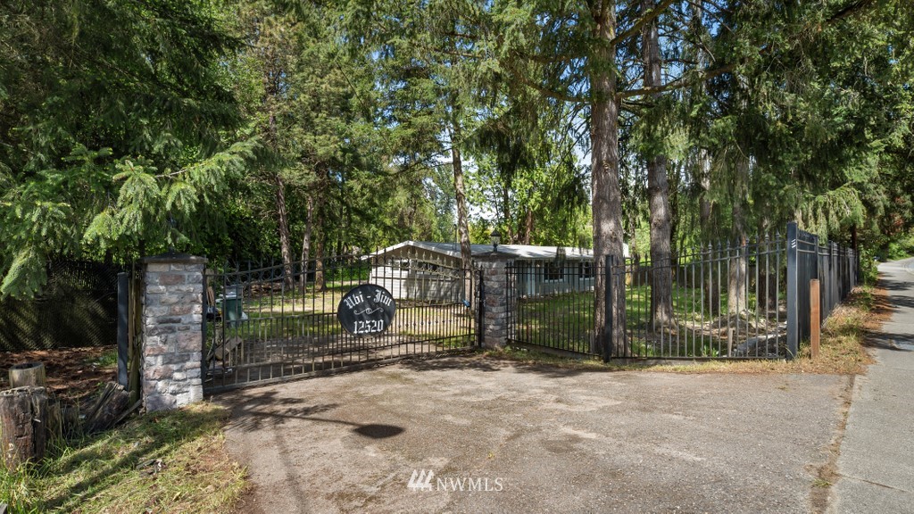 12520 Southeast Petrovitsky Road Renton, WA 98058 - Photo 2 of 25