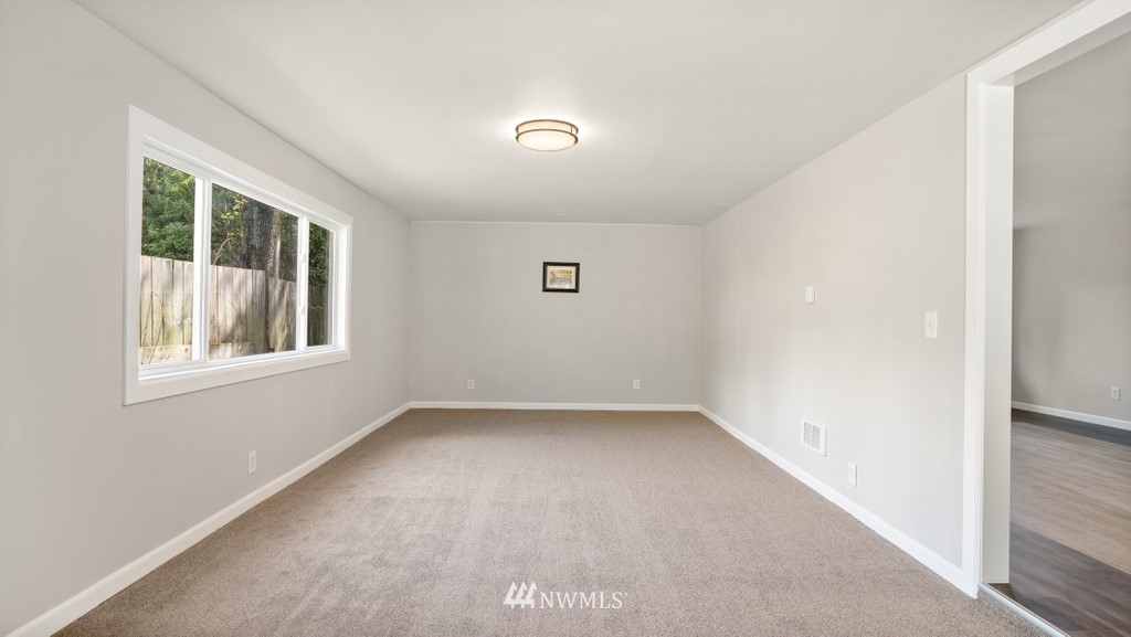 12520 Southeast Petrovitsky Road Renton, WA 98058 - Photo 13 of 25