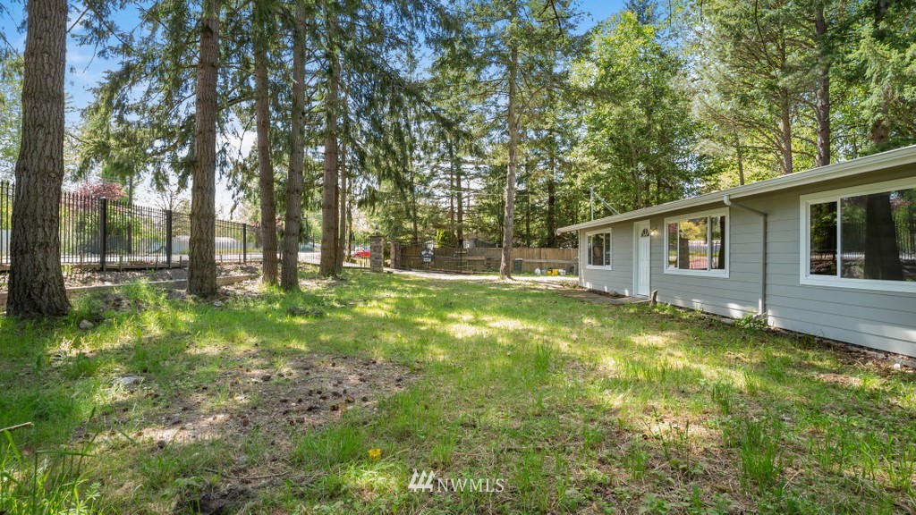 12520 Southeast Petrovitsky Road Renton, WA 98058 - Photo 3 of 25