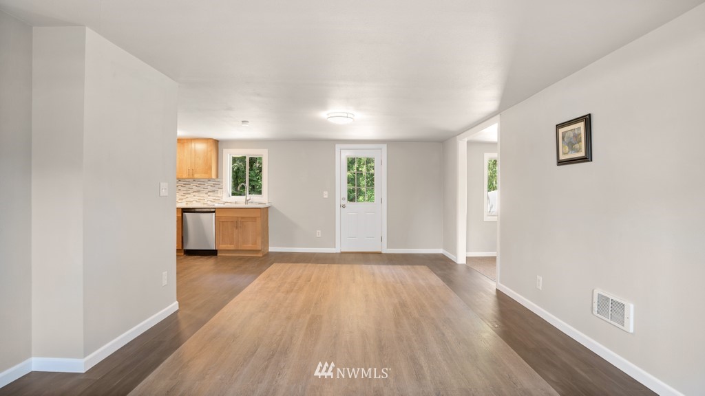 12520 Southeast Petrovitsky Road Renton, WA 98058 - Photo 7 of 25