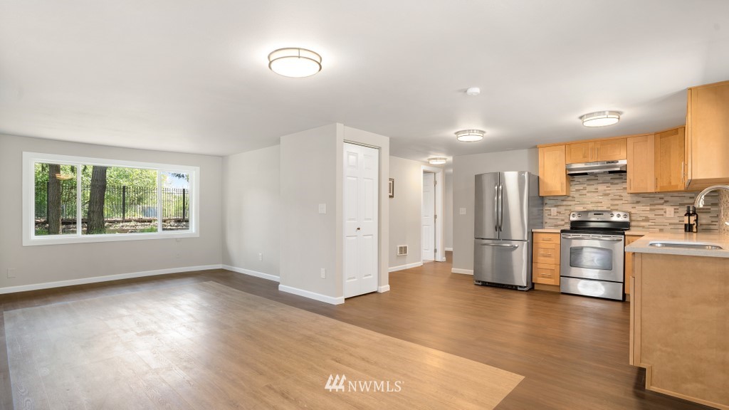 12520 Southeast Petrovitsky Road Renton, WA 98058 - Photo 9 of 25