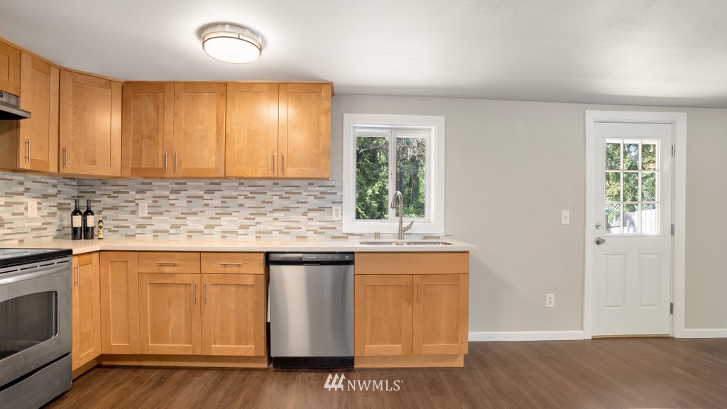 12520 Southeast Petrovitsky Road Renton, WA 98058 - Photo 10 of 25