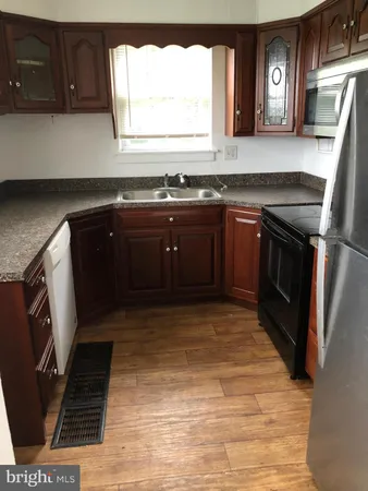 $1,800 | 1575 Hunsecker Road, Bird-in-Hand, PA 17505
