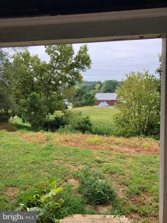 $1,800 | 1575 Hunsecker Road, Bird-in-Hand, PA 17505