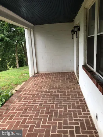 $1,800 | 1575 Hunsecker Road, Bird-in-Hand, PA 17505