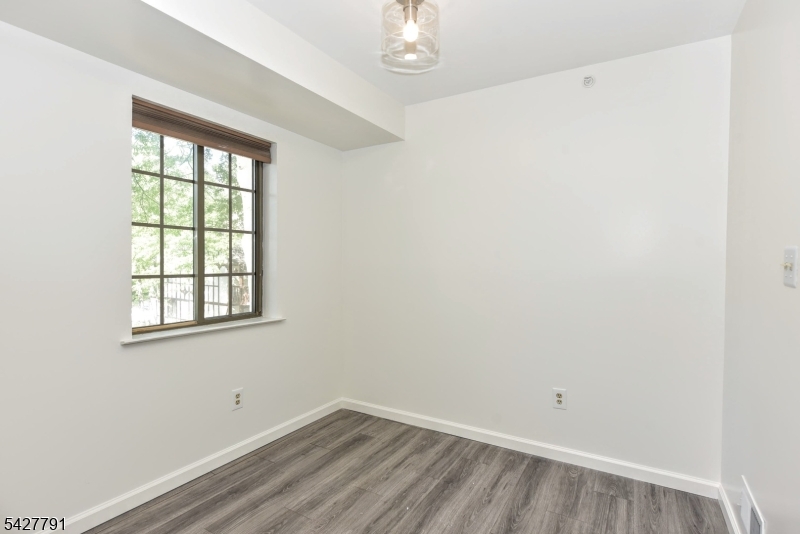 3707 Mark Twain Way Mahwah, NJ 07430 - Photo 7 of 28