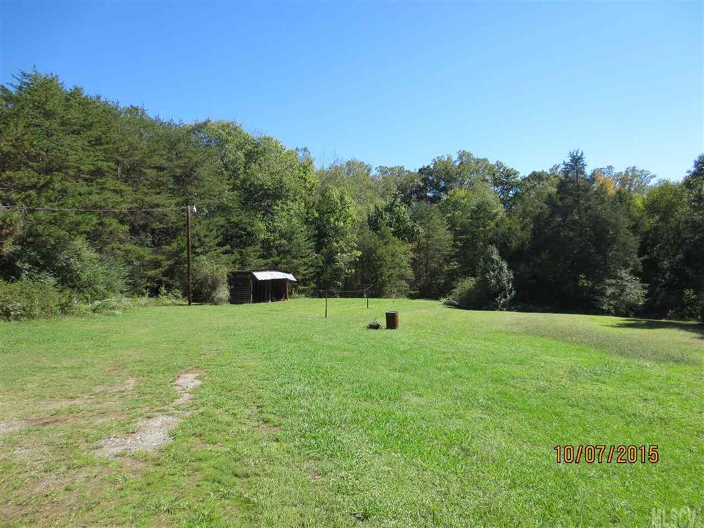 3674 Robinson Road Newton, NC 28658 - Photo 4 of 15 Gallery Image 4