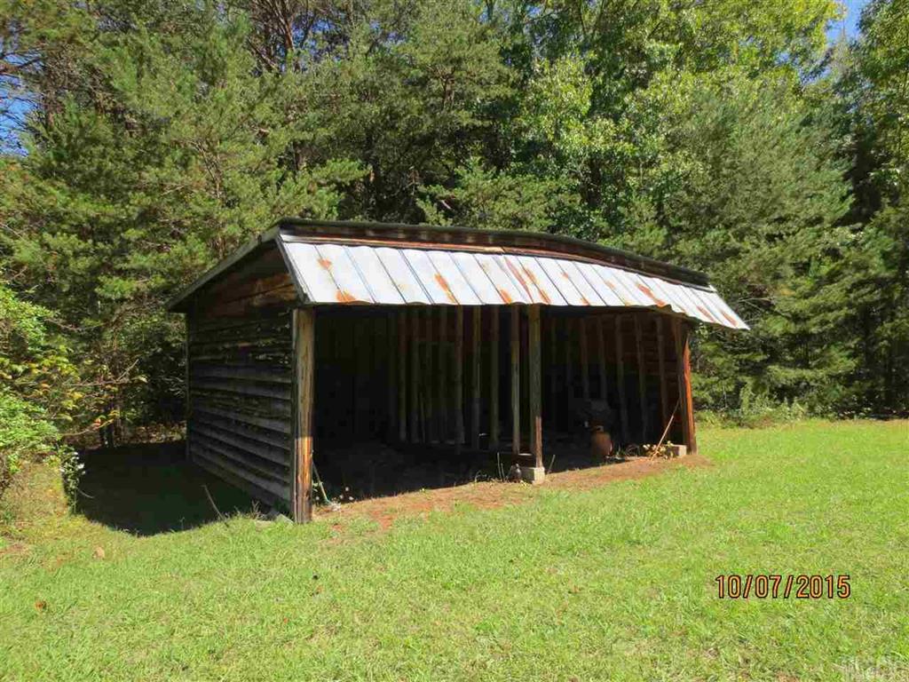 3674 Robinson Road Newton, NC 28658 - Photo 5 of 15 Gallery Image 5