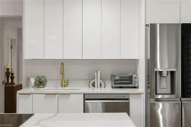 $14,000 | 175 5th Avenue South, Unit 204, Naples, FL 34102