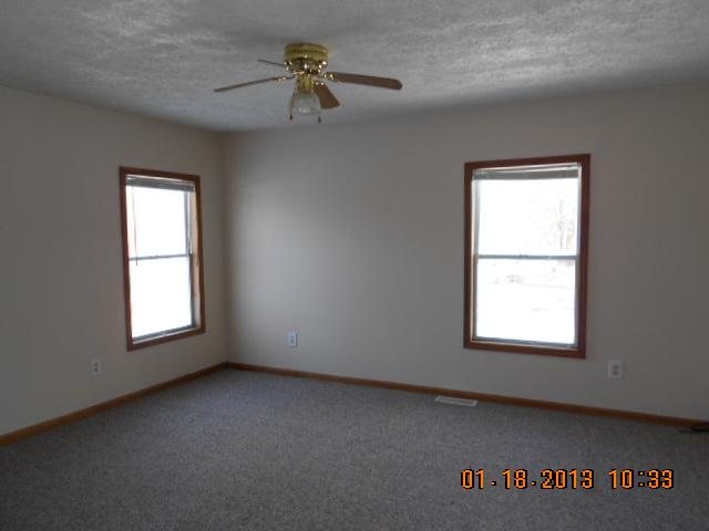 4825 Newburg Road Durand, MI 48429 - Photo 9 of 16 31139466-8.JPG