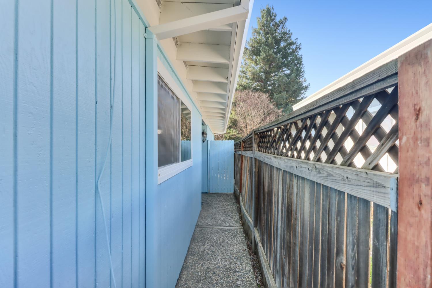 3216 Trawler Place Davis, CA 95616 - Photo 4 of 38 a view of a balcony with wooden floor