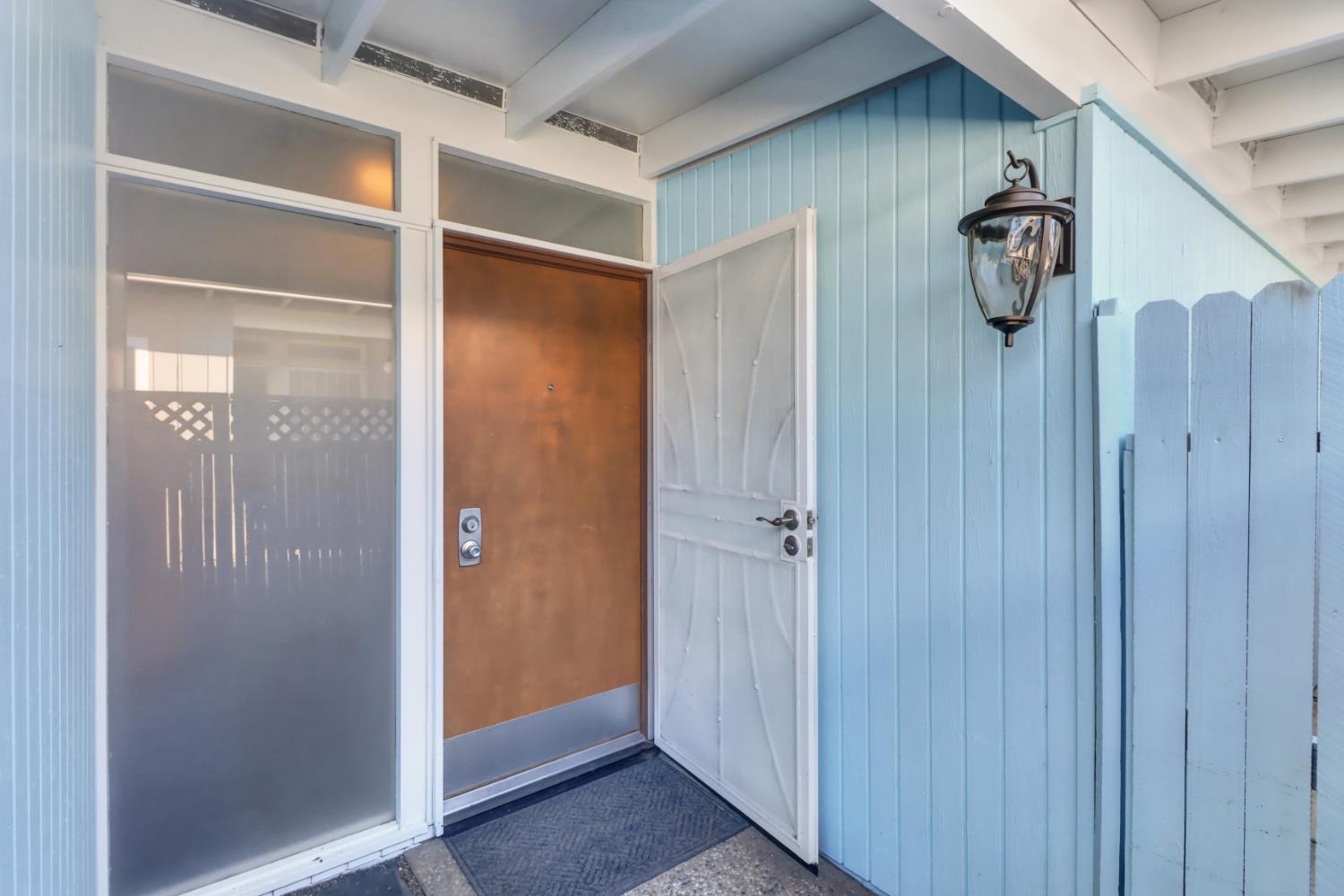 3216 Trawler Place Davis, CA 95616 - Photo 5 of 38 a view of hallway with closet