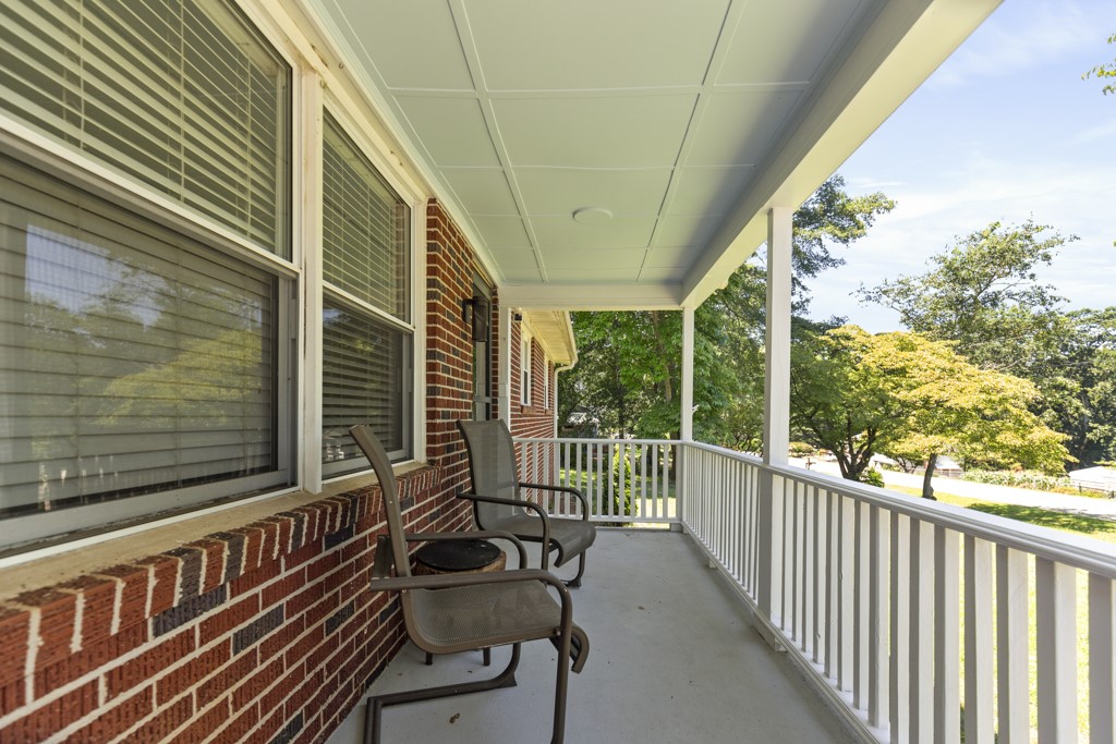 106 State Rd S-37-381 Seneca, SC 29678 - Photo 37 of 50 Covered front porch