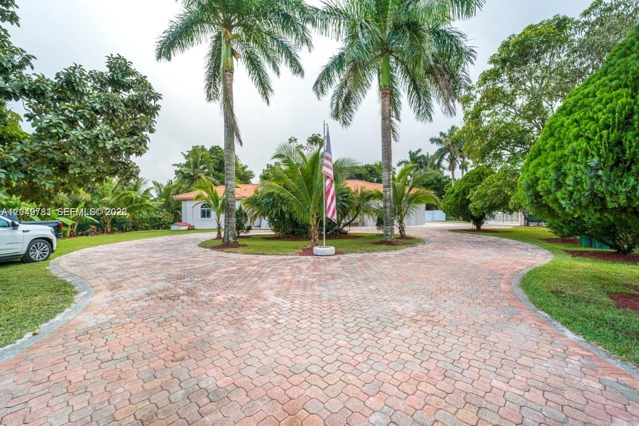 18390 Southwest 200th Street Miami, FL 33187 - Photo 2 of 7
