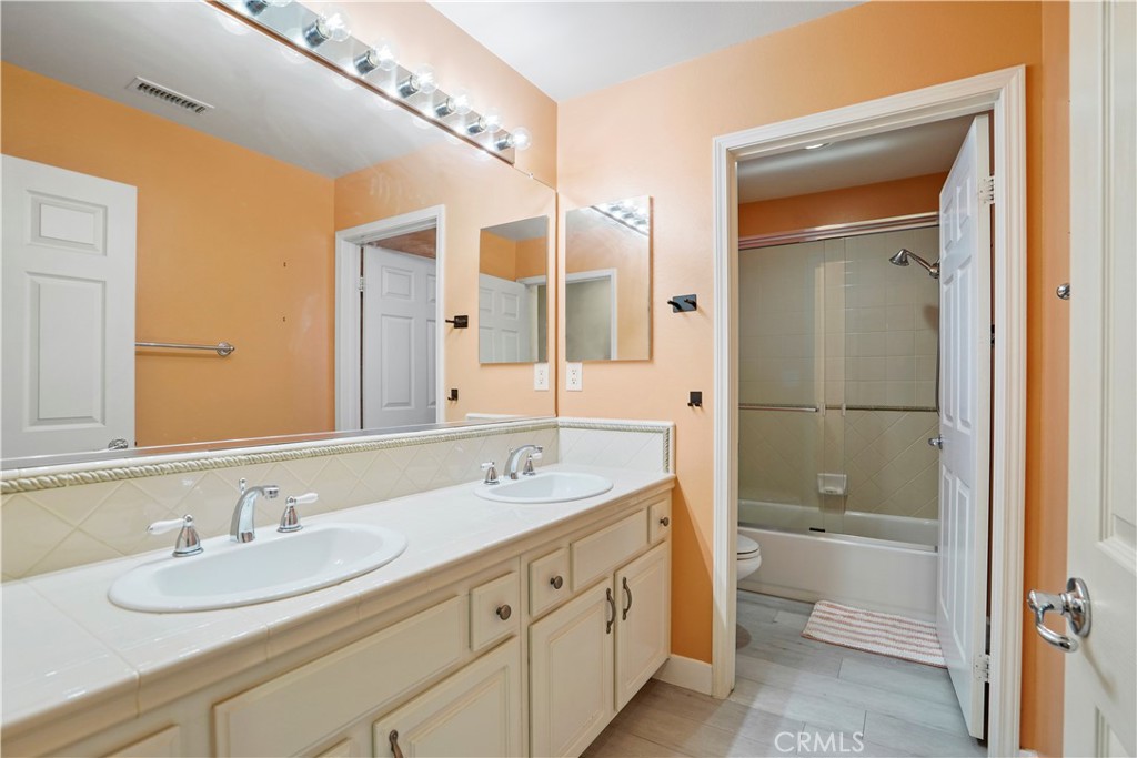 20600 Vercelli Way Porter Ranch, CA 91326 - Photo 32 of 51