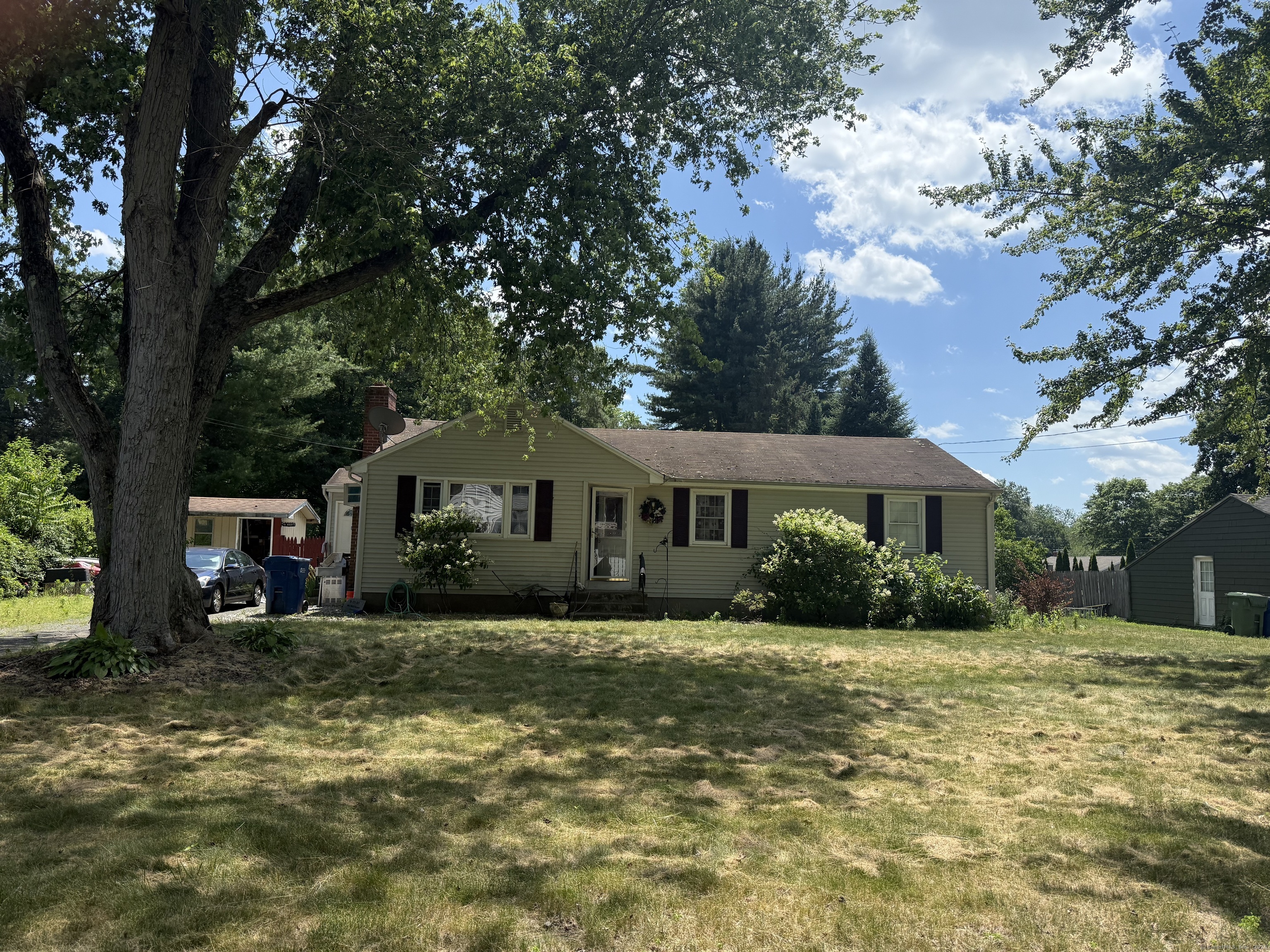 39 Old Kennedy Road Windsor, CT 06095 - Photo 2 of 11