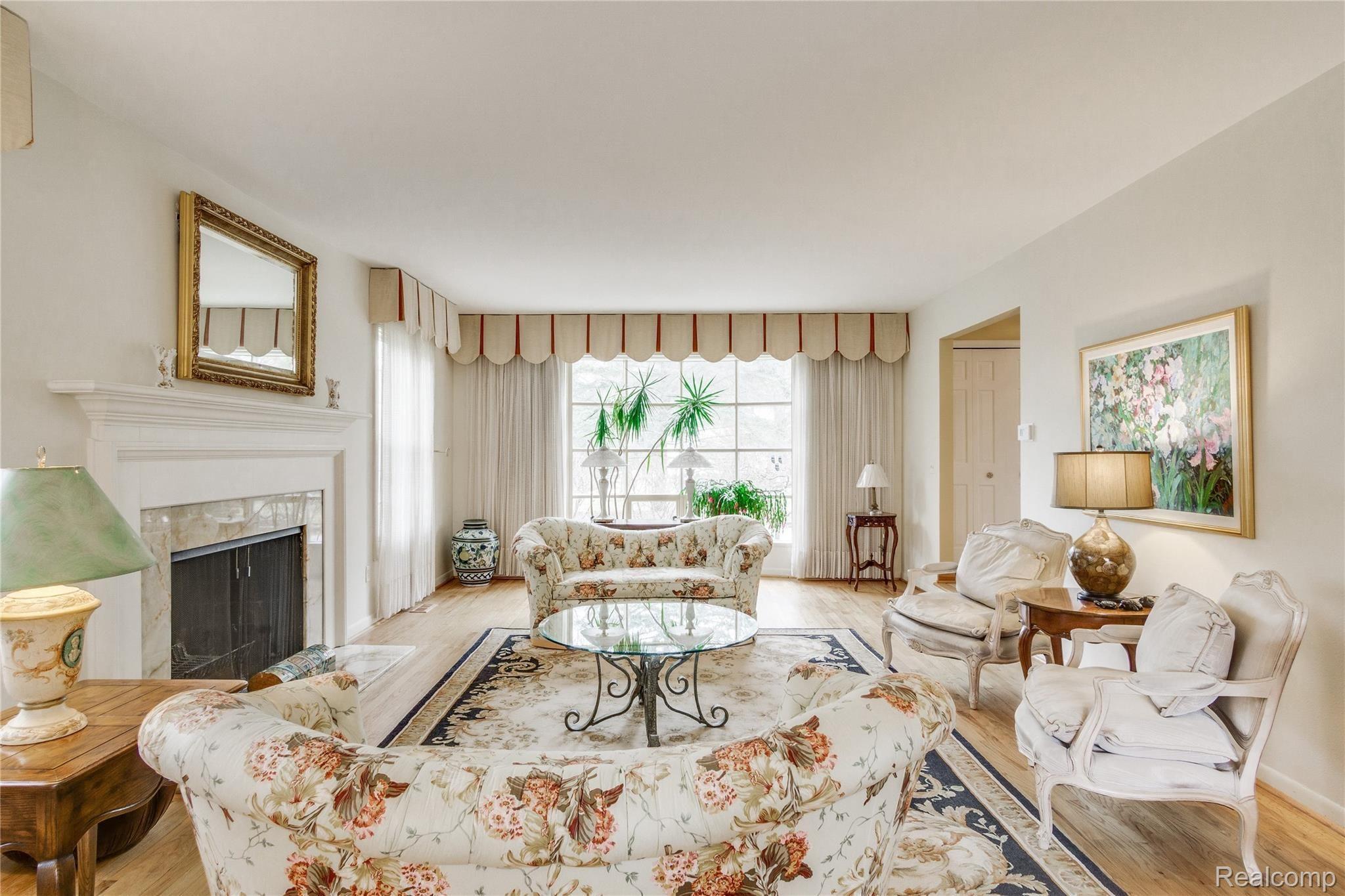 5381 Deep Wood Road Bloomfield Hills, MI 48302 - Photo 12 of 79 Interiors (7 of 45).jpg