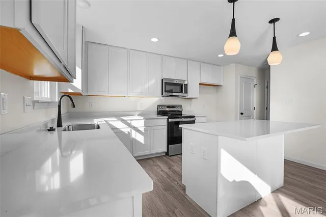 $443,366 | 242 Noser Drive, Florissant, MO 63031